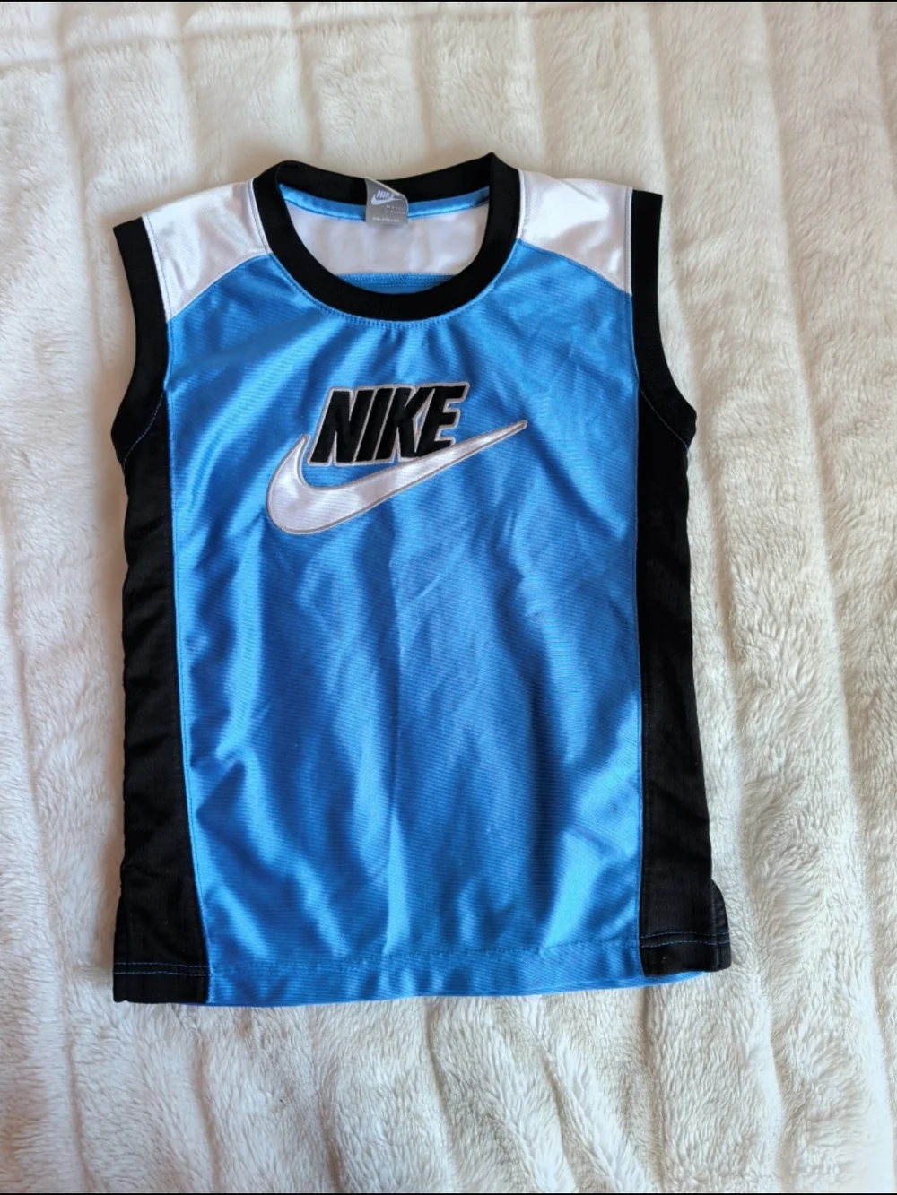 Boys' Nike/Under Armour Clothing Bundle Sz Medium